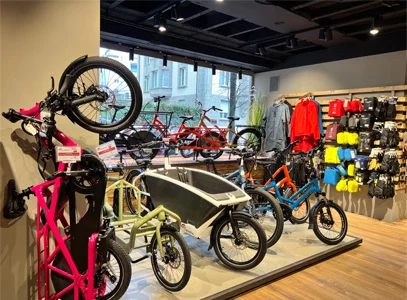 Intérieur magasin de vélos Lausanne Gare