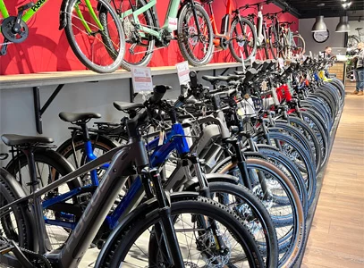 Intérieur magasin de vélos Lausanne Gare
